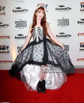 Lisa Foiles
