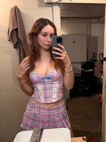 Full leaked Armenian girls/ private onlyfans photo