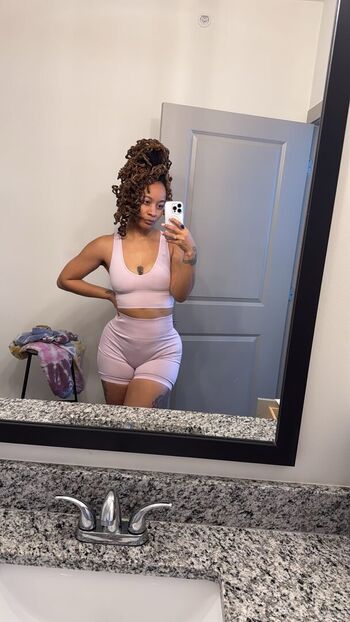 LoveMeDownPink