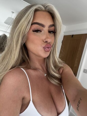 Full leaked Lulasmoothie page private onlyfans photo