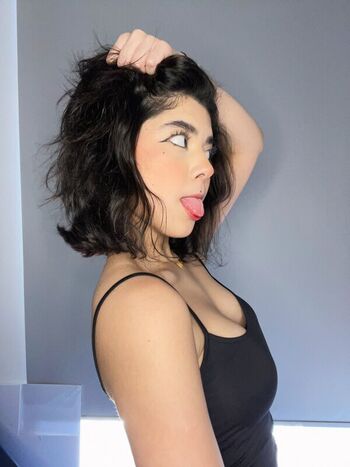 Lynda Parra