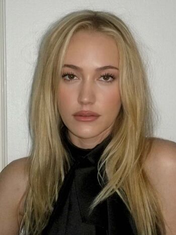 Maika Monroe