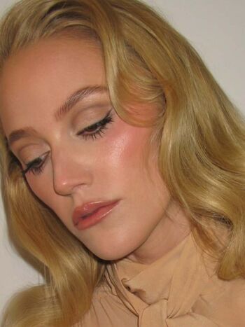 Maika Monroe
