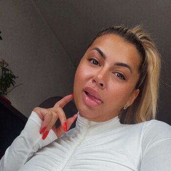 Meryanne_hot