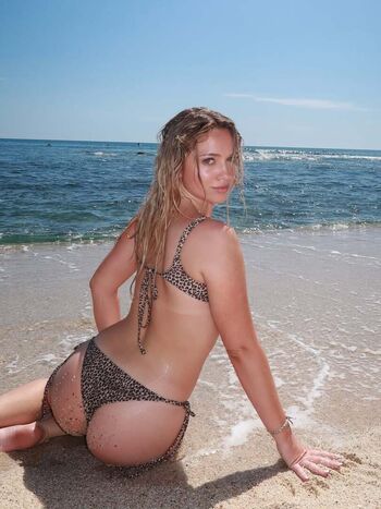 Mia Holland