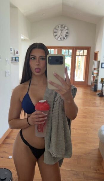 Mikayla Campinos
