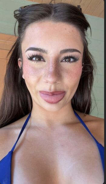Mikayla Campinos