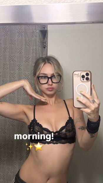 mollyomaliamollyomaliaaa