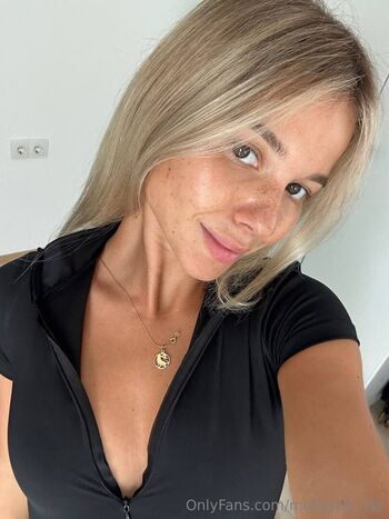 Full leaked Mollystar vip private onlyfans photo