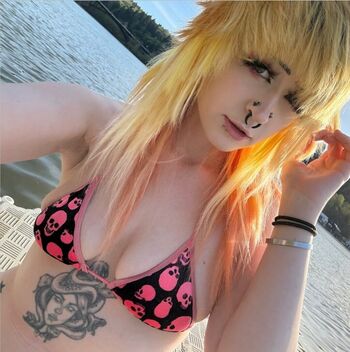 mushroomfairy666,