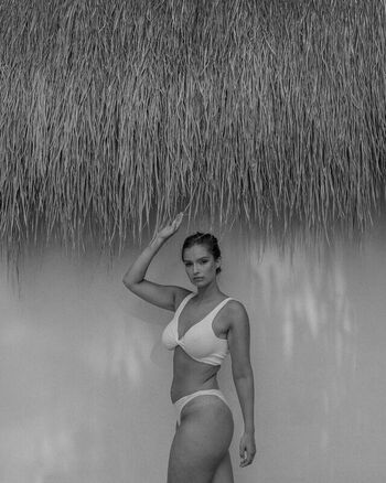 Naila Van Kommer