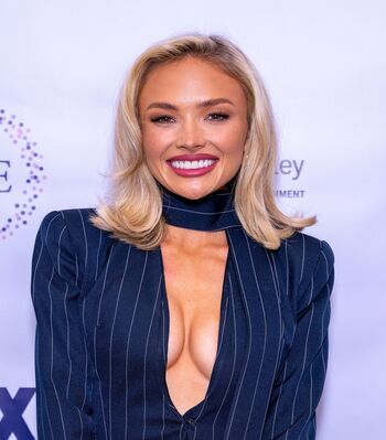 Natalie Alyn Lind