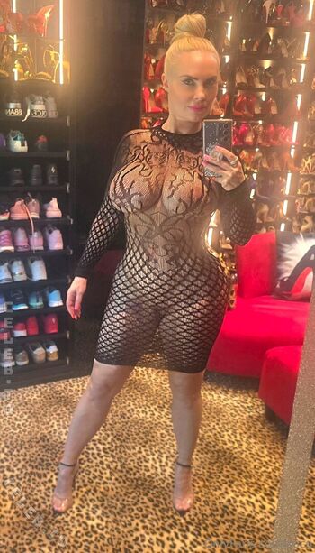 Nicole 