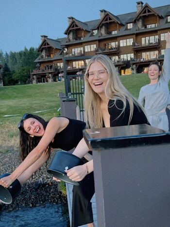 Nina Dobrev