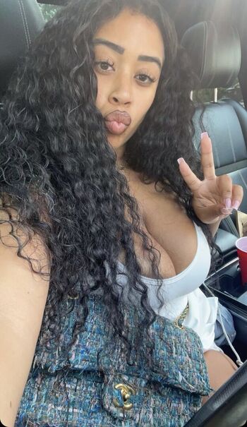 Nuria Depina