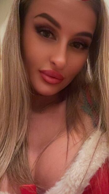 Pamela Moon Pamela03