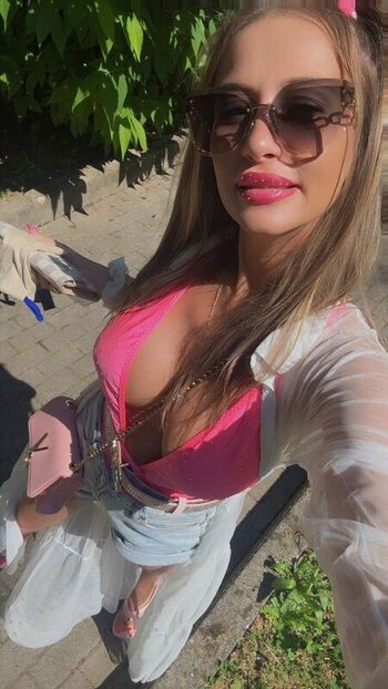 Pamela Moon Pamela03