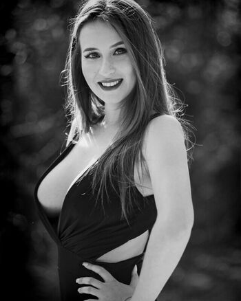 Pamela Moon Pamela03