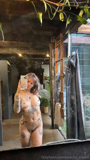 peachy_violett