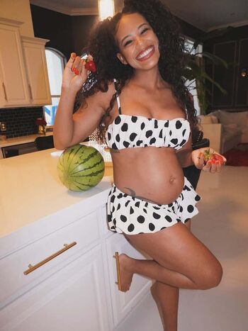 Pregnant Celebs