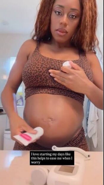 Pregnant Celebs