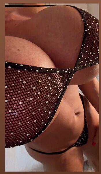 QueenMuscleBoobs