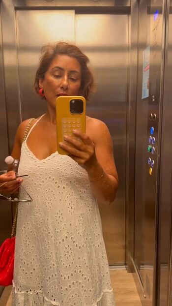 Saira Khan
