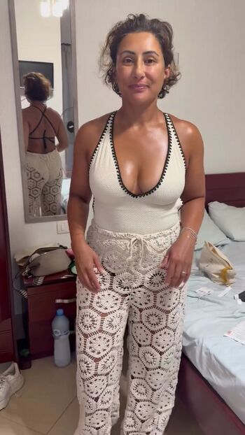 Saira Khan