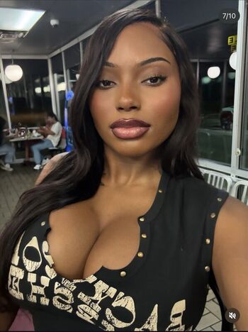 Samantha Marie