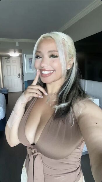 Full leaked Shantale private onlyfans photo