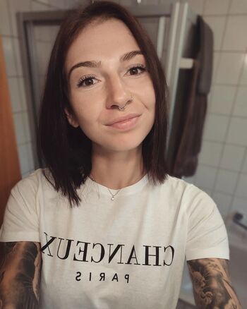 Show Your Girlfriend