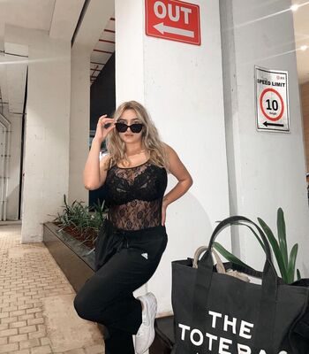 Sonali_malhotraa