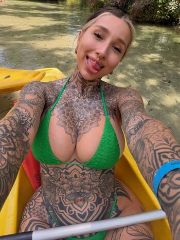 Split_tongue_bri