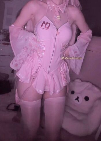Full leaked Strawbarizz page private onlyfans photo