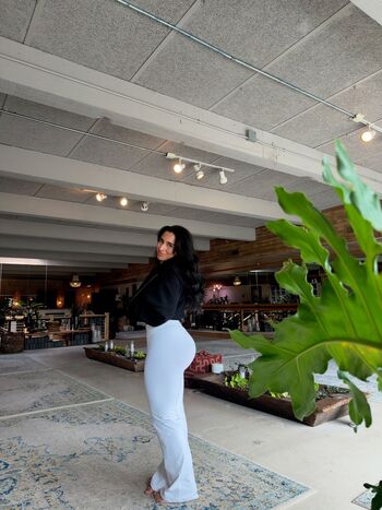 Strong AND Curvy Women