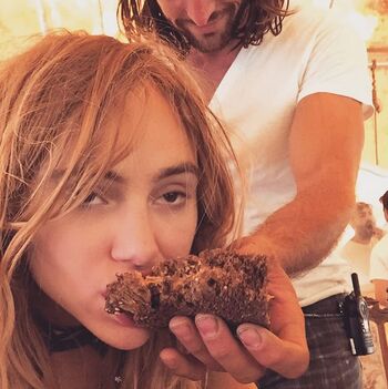 Suki Waterhouse