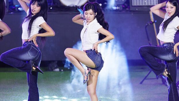 tiny.pretty.j