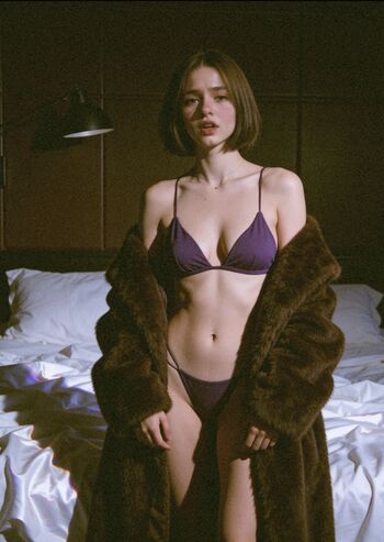 Valeria Flores