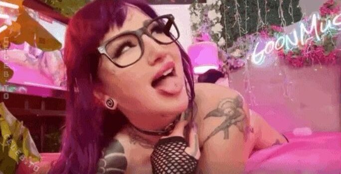 Valerica Steele
