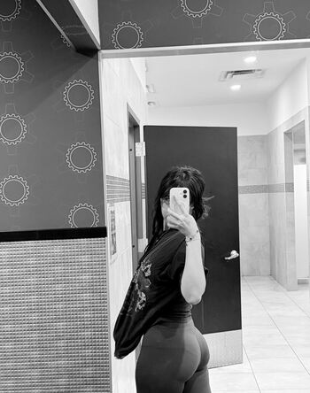 Full leaked Vekikusuo private onlyfans photo