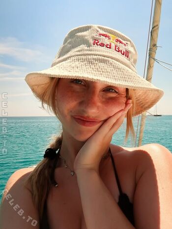 veylarenee