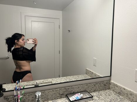 viannneyyyyy_