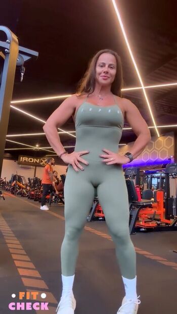 Viviane Araujo