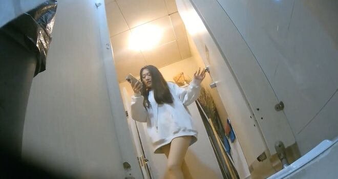 Voyeur Asian Pissing Toilet &Amp; Upskirts Only