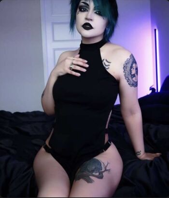 WatchGirlsPlay
