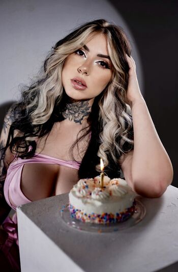 WatchGirlsPlay
