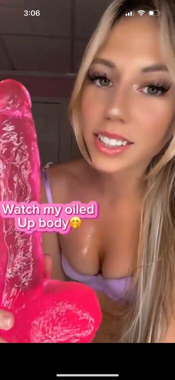 Full leaked Emilyy grace/ private onlyfans photo