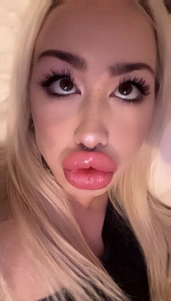 Full leaked Emelia asmr/ private onlyfans photo