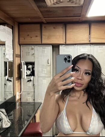 Full leaked Cassandra muse/ private onlyfans photo