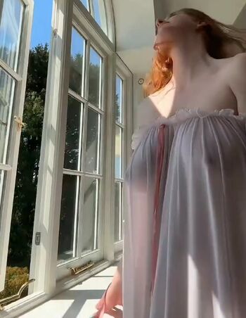 Full leaked Evaava/ private onlyfans photo